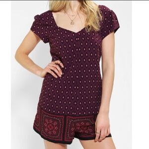 Staring at Stars Burgundy Lightweight Romper Medium